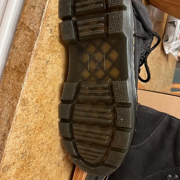 Womens Doc Martins new in box only tried on once. Missed send back date! - Picture 2 of 4